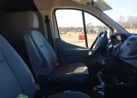 2018 Ford Transit-250 z USA, uszkodzony, nr VIN 1FTYR2YM8JKA22667